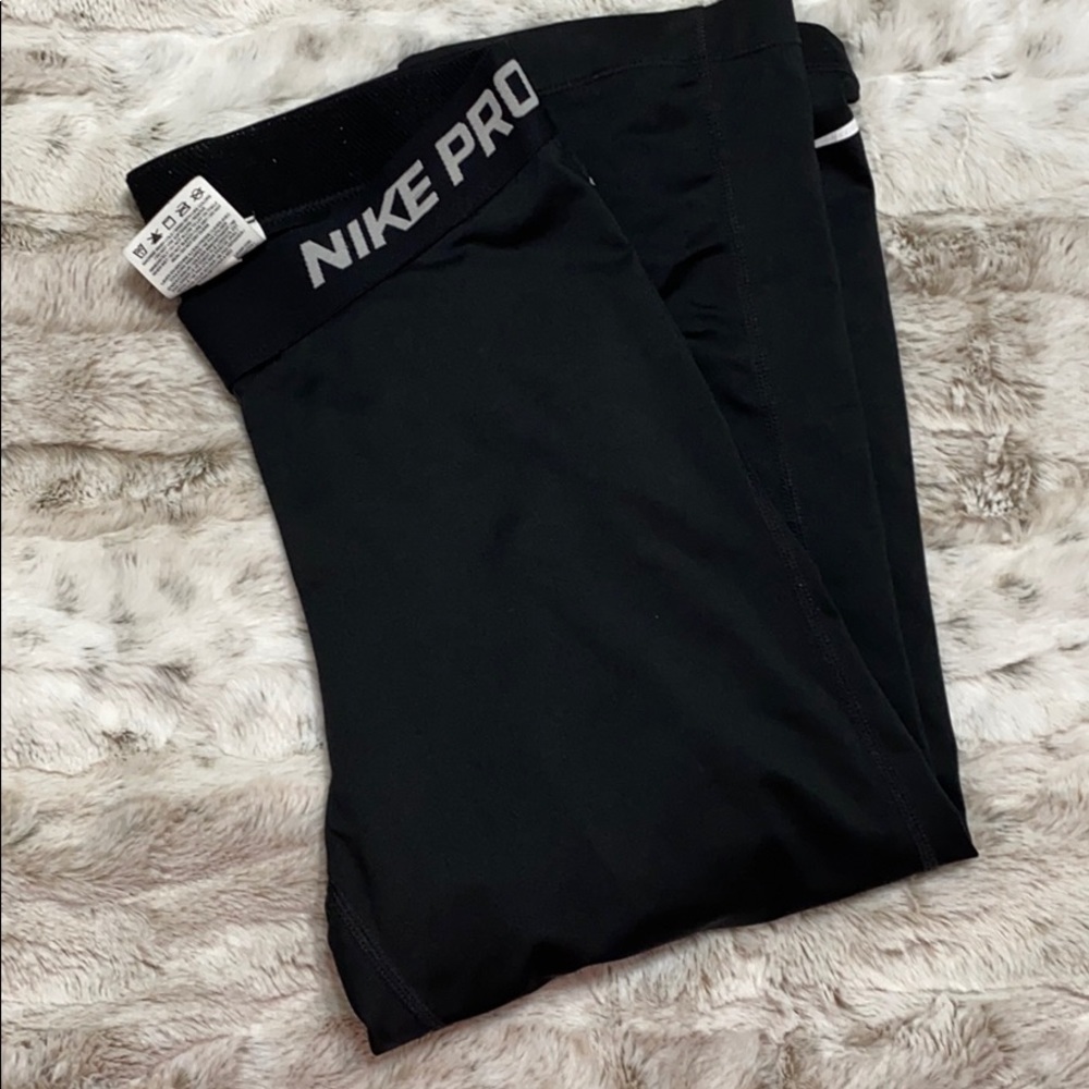 Nike pro crop leggings